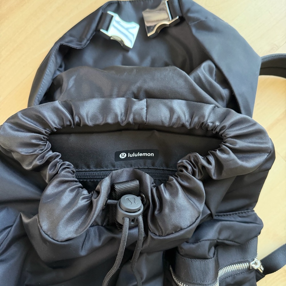 Lululemon Wunderlust Backpack Mini 14L - Picture 7 of 12